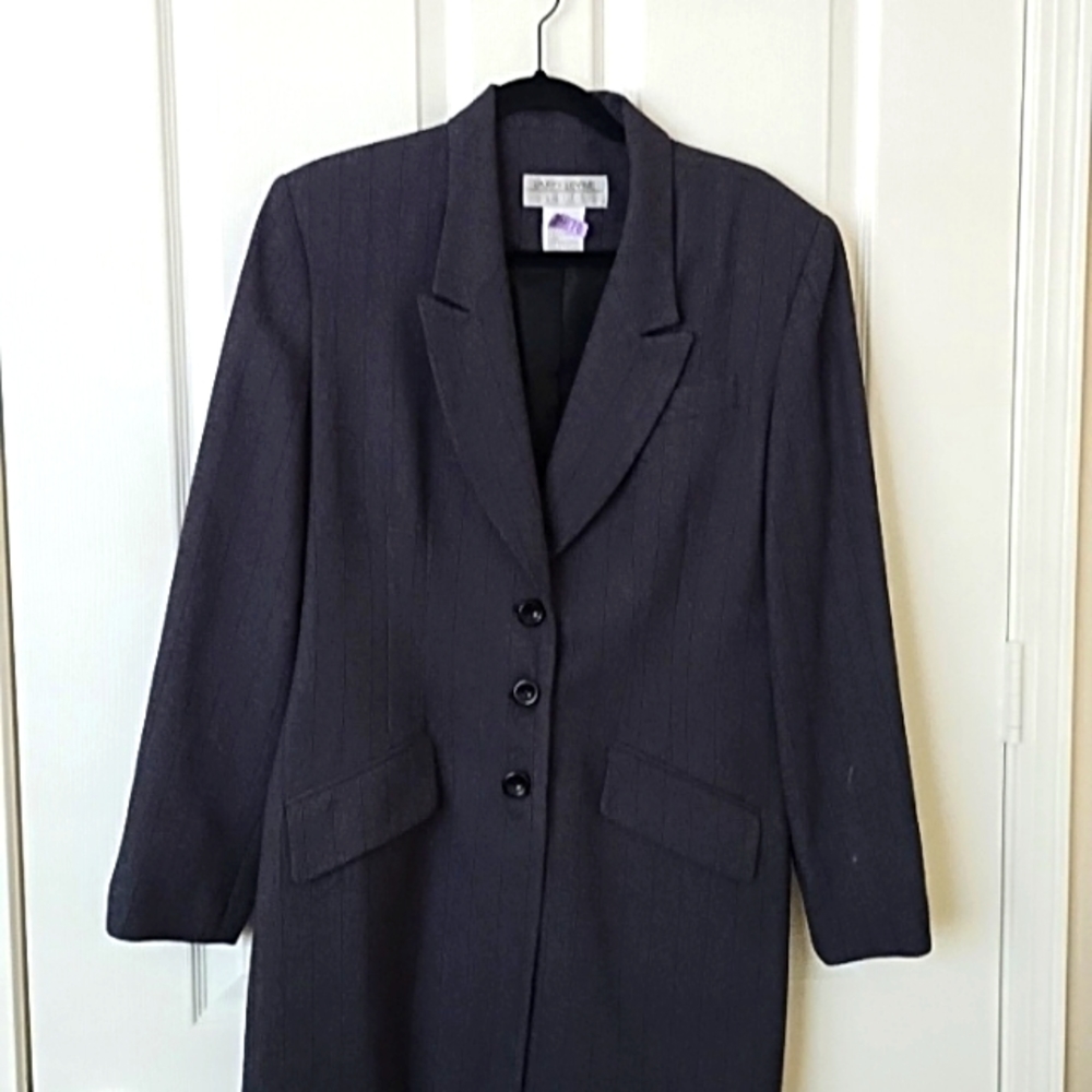 Larry Levine gray suit skirt size 12